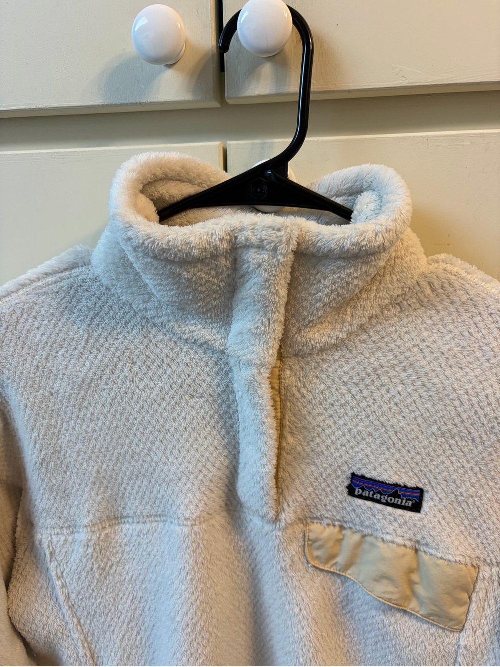 Patagonia Cream Sherpa Pullover Jacket with Chest Logo